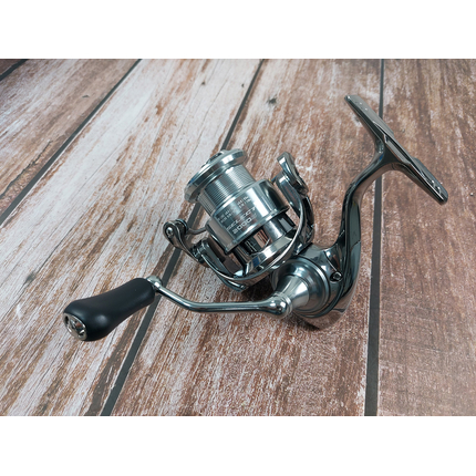 Котушка Select Chrome 2000S (6+1 підшипник) — спінінгова з низькопрофільною шпулею, для тонких шнурів, Розмір шпулі: 2000S, фото , изображение 6