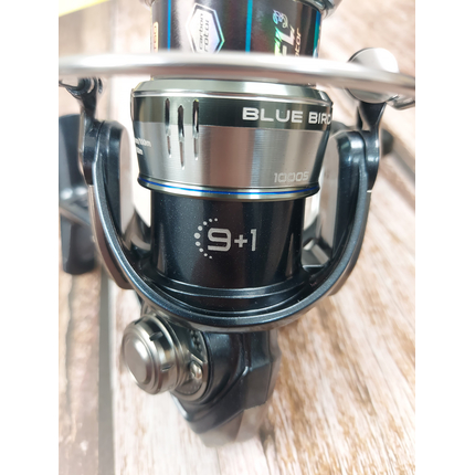 Котушка Favorite Blue Bird 1000S (2025), низькопрофільна шпуля, підшип. 9+1, швидкість: 5.2:1, Розмір шпулі: 1000S, фото , изображение 12