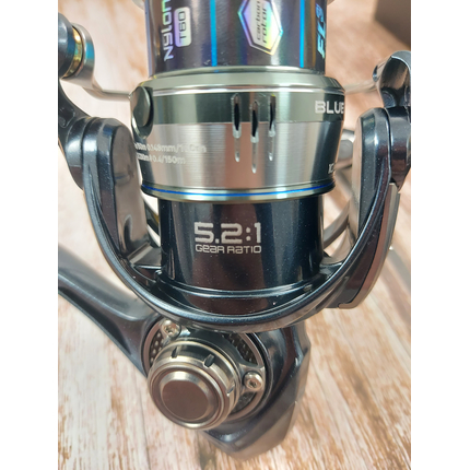 Котушка Favorite Blue Bird 1000S (2025), низькопрофільна шпуля, підшип. 9+1, швидкість: 5.2:1, Розмір шпулі: 1000S, фото , изображение 13