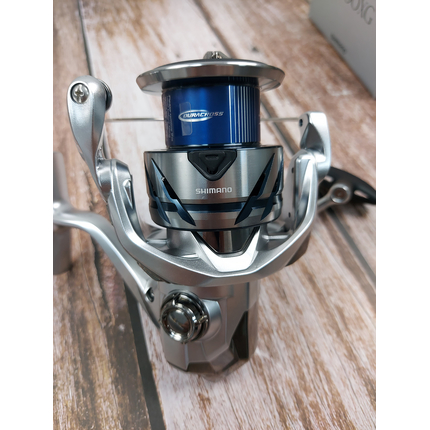 SHIMANO:: Катушка Shimano Stradic FM 4000 XG 6+1BB 6.2:1 - 9600грн
