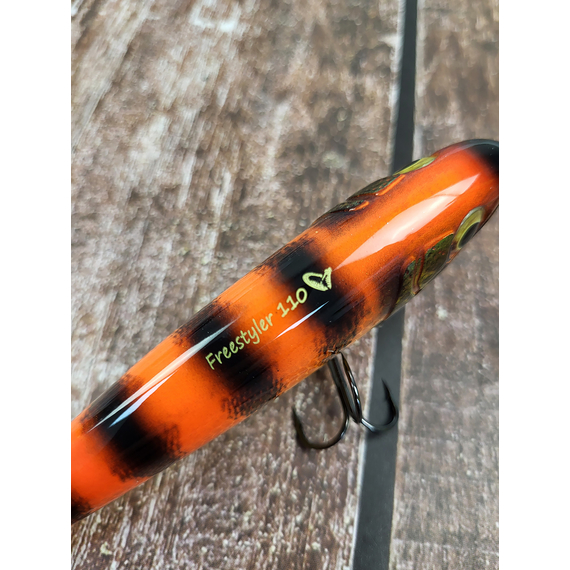 Воблер Savage Gear Freestyler V2 SS 110mm 28.0g Golden Ambulance, Размер/Вес: 110мм/28г, Цвет воблера: Golden Ambulance, фото , изображение 5