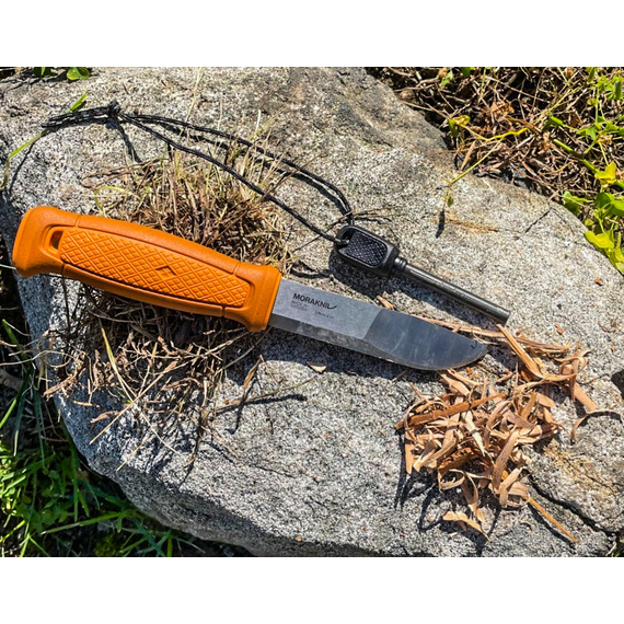 Ніж Morakniv Kansbol Survival Kit. Orange, сталь - Sandvik 12C27, руків’я - пластик, довжина загальна - 226 мм, довжина клинка - 109 мм, звичайна різальна кромка, фото , изображение 16